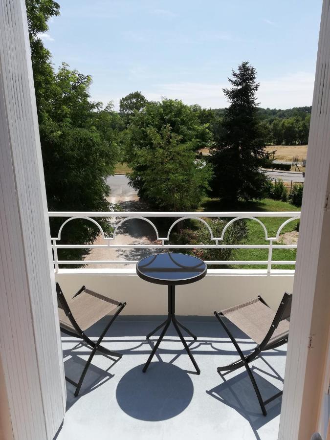 Vue Du Chateau D'Excideuil En Chambres Экстерьер фото
