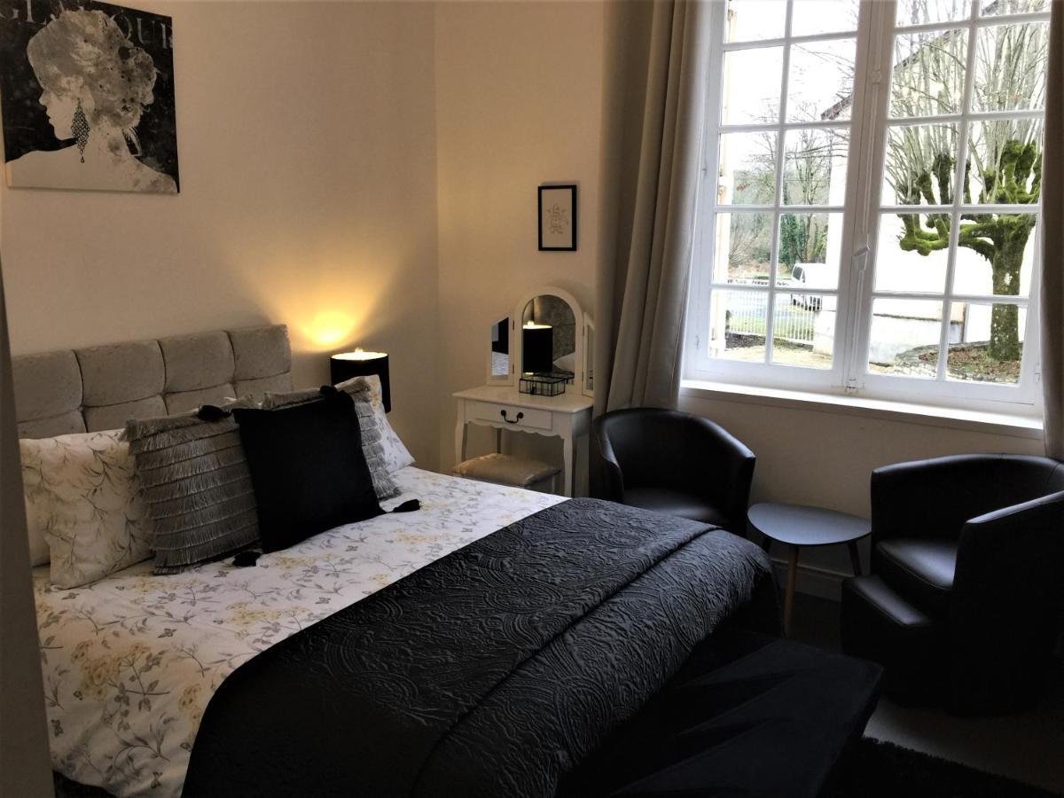 Vue Du Chateau D'Excideuil En Chambres Номер фото