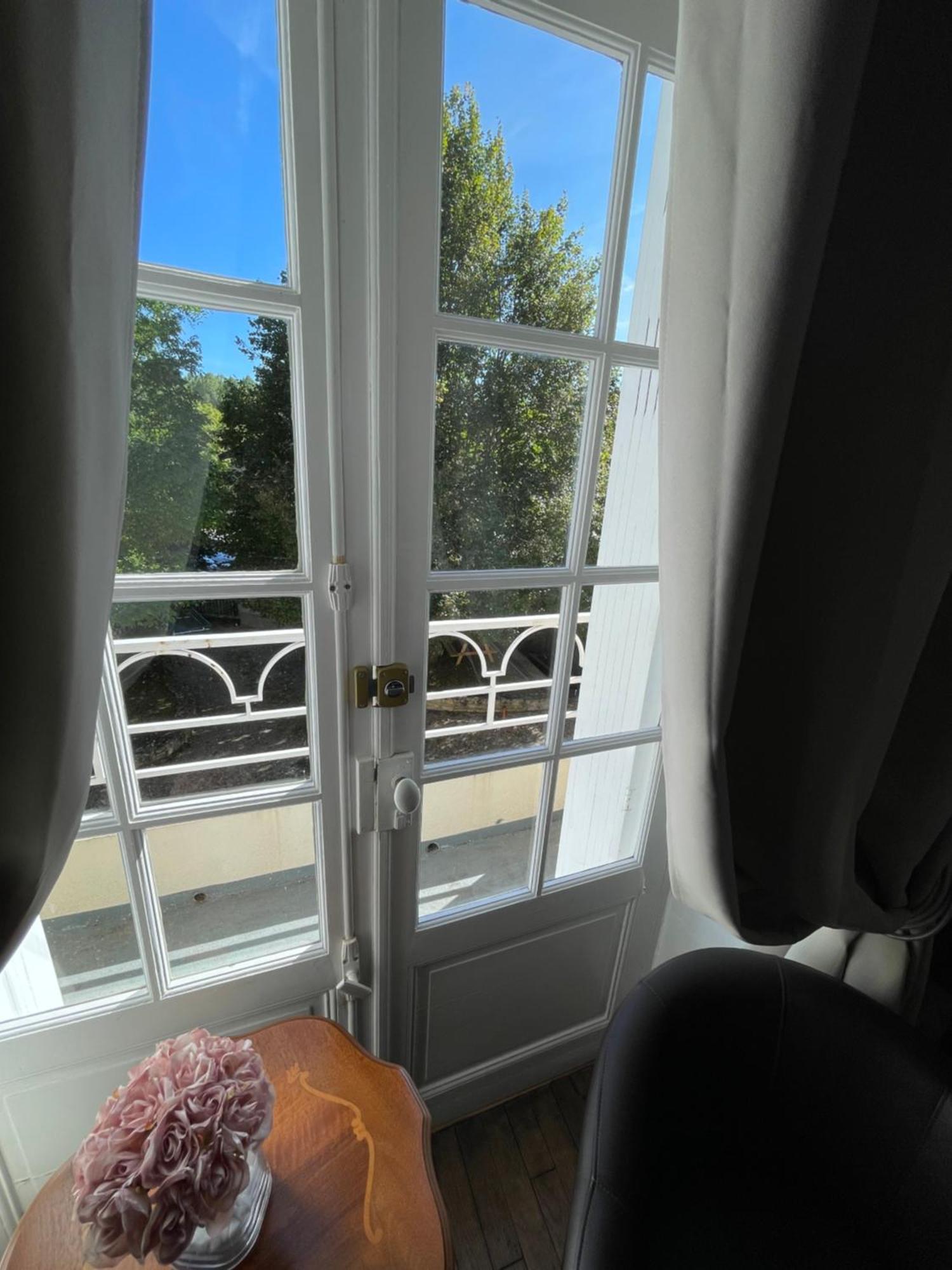 Vue Du Chateau D'Excideuil En Chambres Экстерьер фото