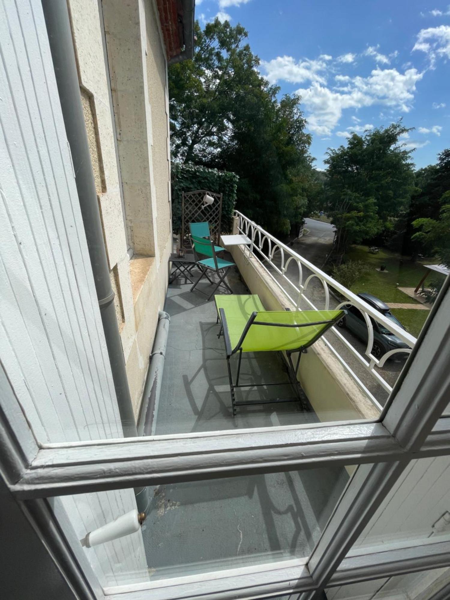Vue Du Chateau D'Excideuil En Chambres Экстерьер фото