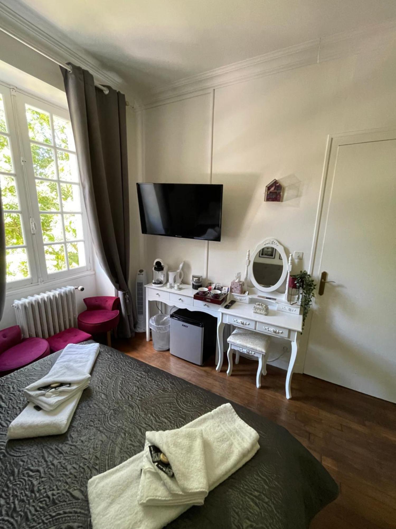 Vue Du Chateau D'Excideuil En Chambres Экстерьер фото