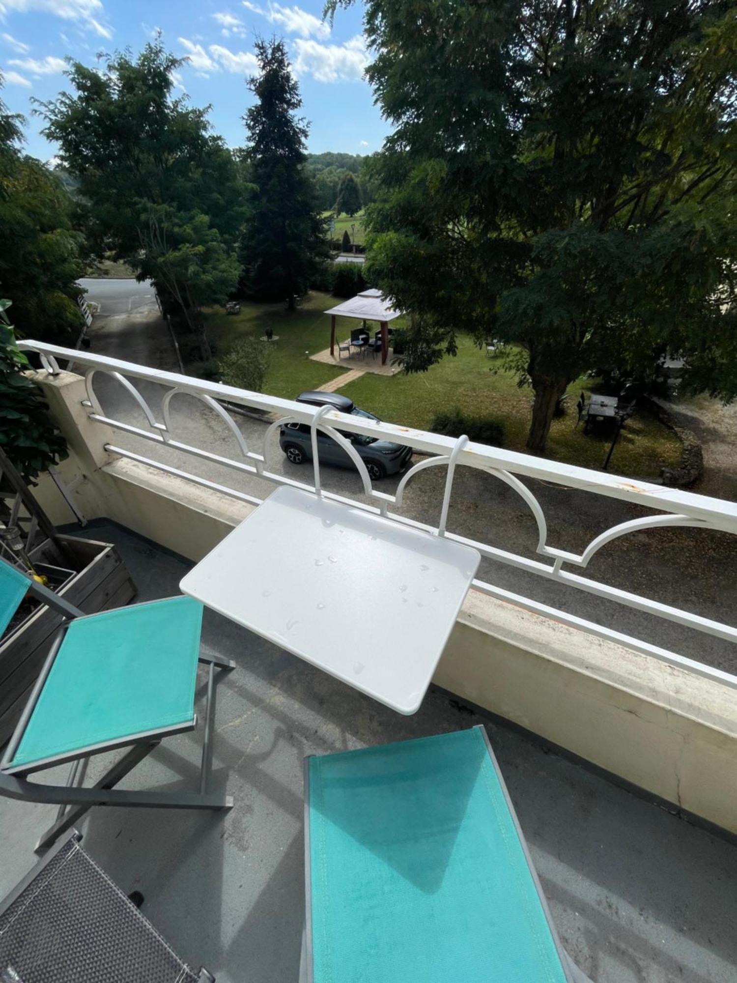 Vue Du Chateau D'Excideuil En Chambres Экстерьер фото