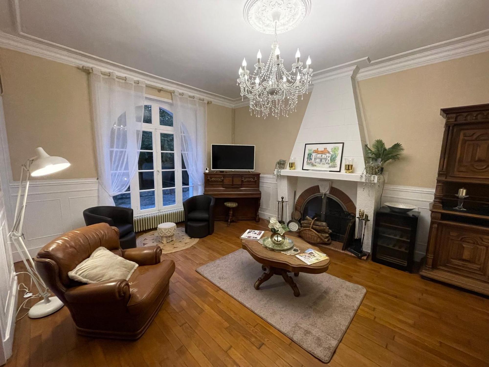 Vue Du Chateau D'Excideuil En Chambres Экстерьер фото