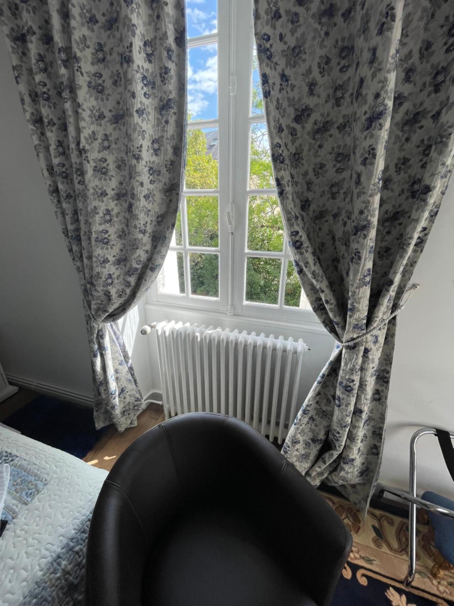 Vue Du Chateau D'Excideuil En Chambres Экстерьер фото
