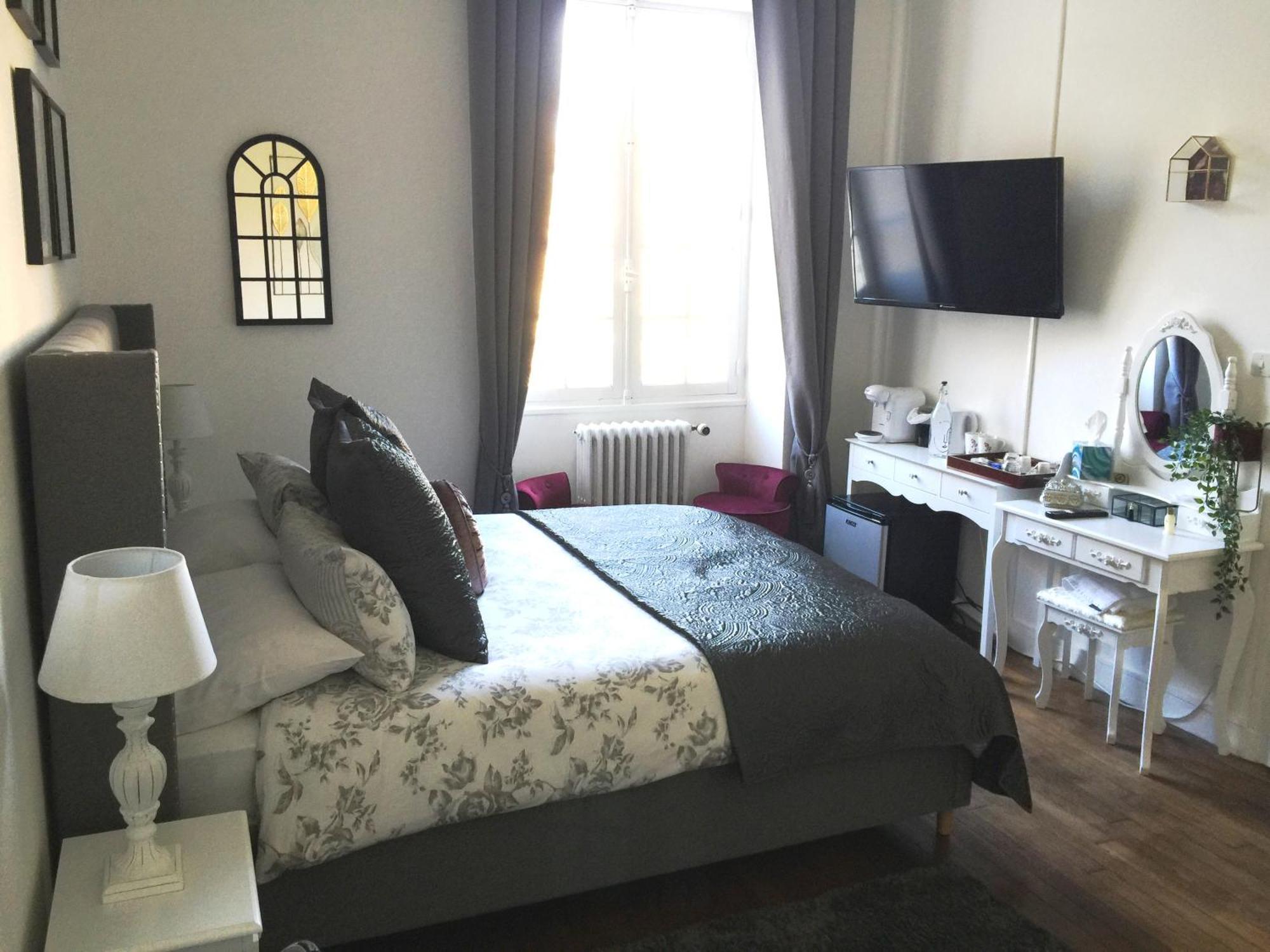 Vue Du Chateau D'Excideuil En Chambres Номер фото